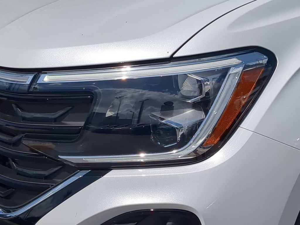 New 2026 White/off-white Volkswagen 2.0T SE w/Technology image 7