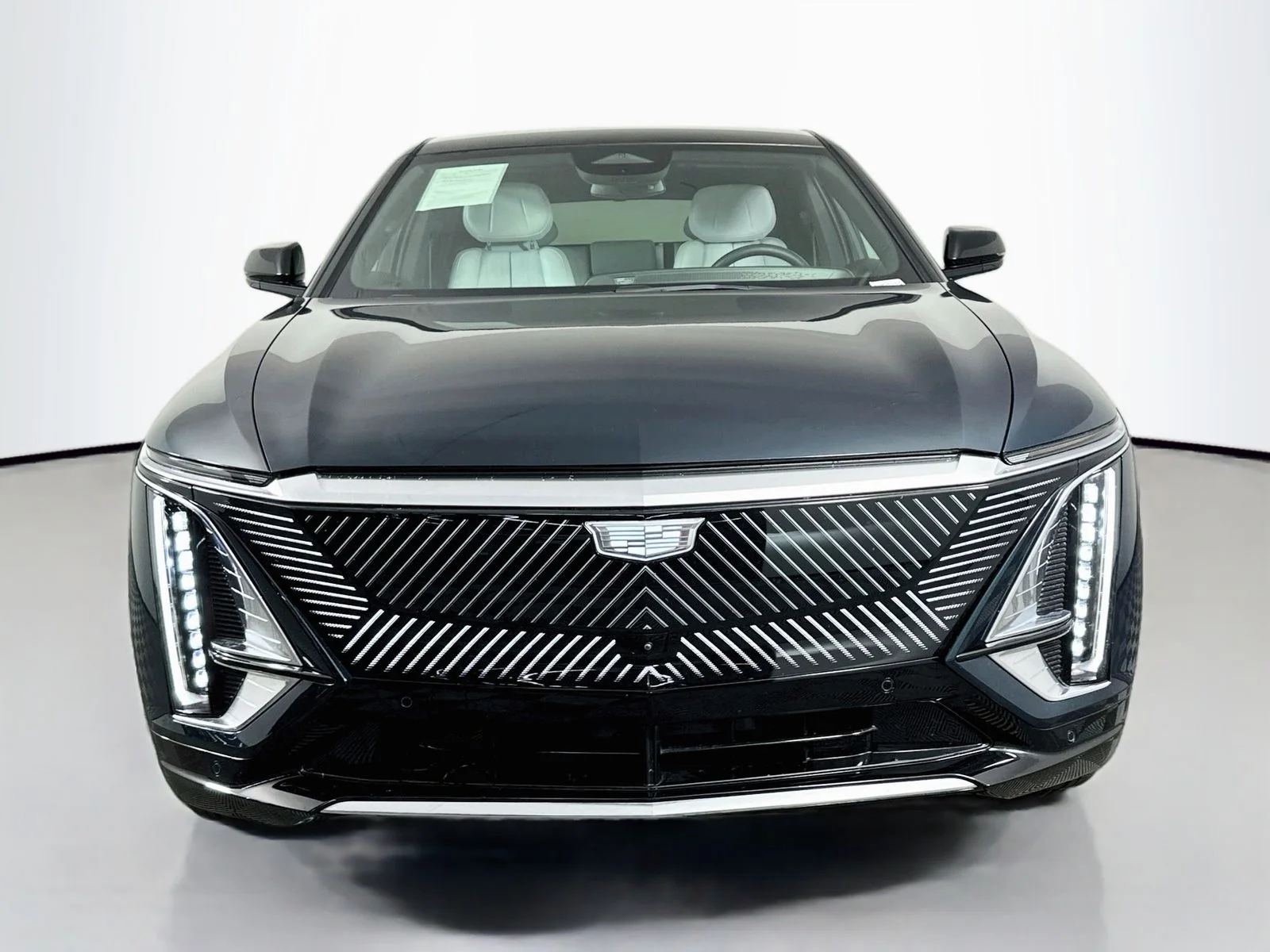 Used 2024 Cadillac LYRIQ Luxury 1 with VIN 1GYKPPRLXRZ115637 for sale in Gladstone, OR