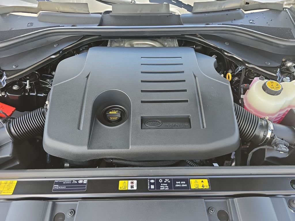New 2026 Santorini Black Land Rover SE image 32