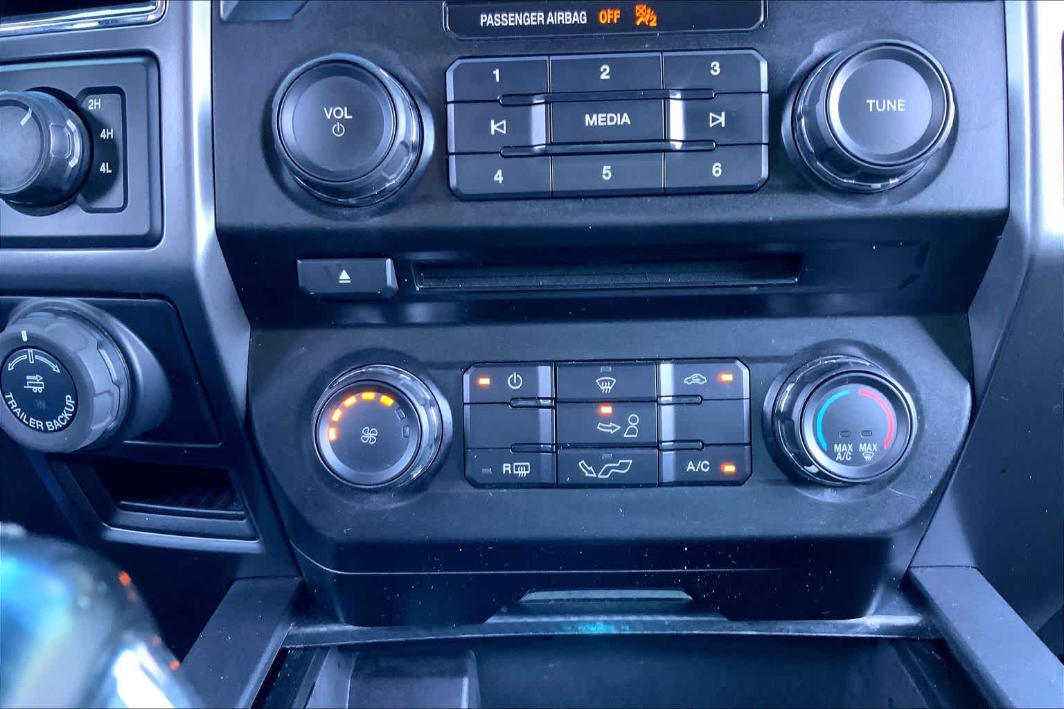 Used 2018 Ingot Silver Metallic Ford XLT image 32