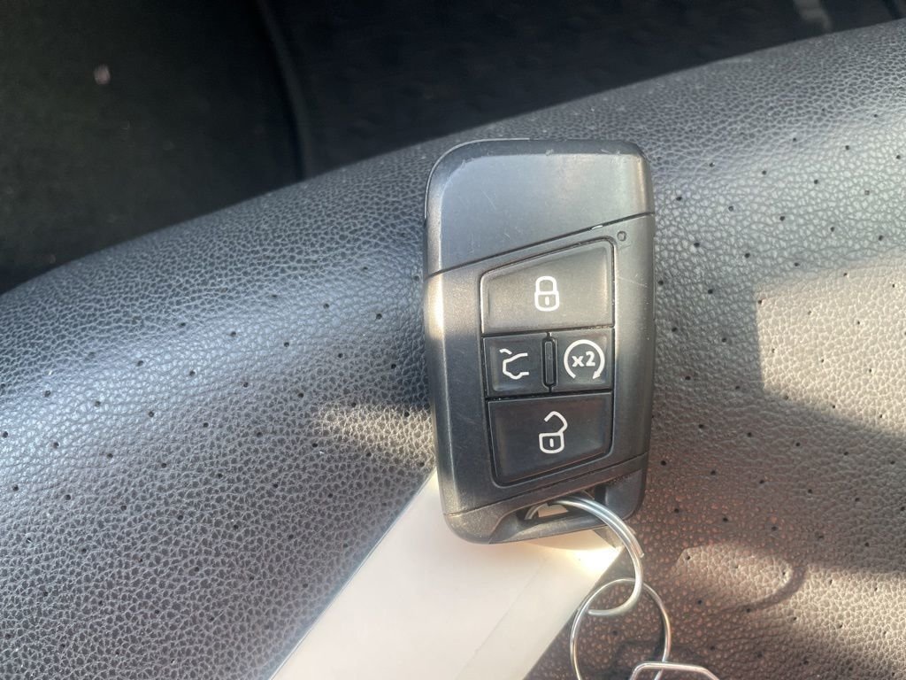 Used 2019 Silver Volkswagen 1.4T SE image 30