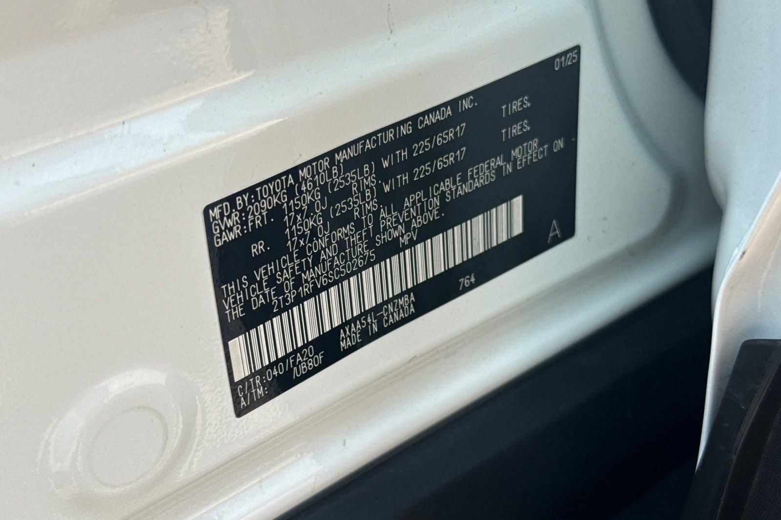 Used 2025 White Toyota XLE image 27