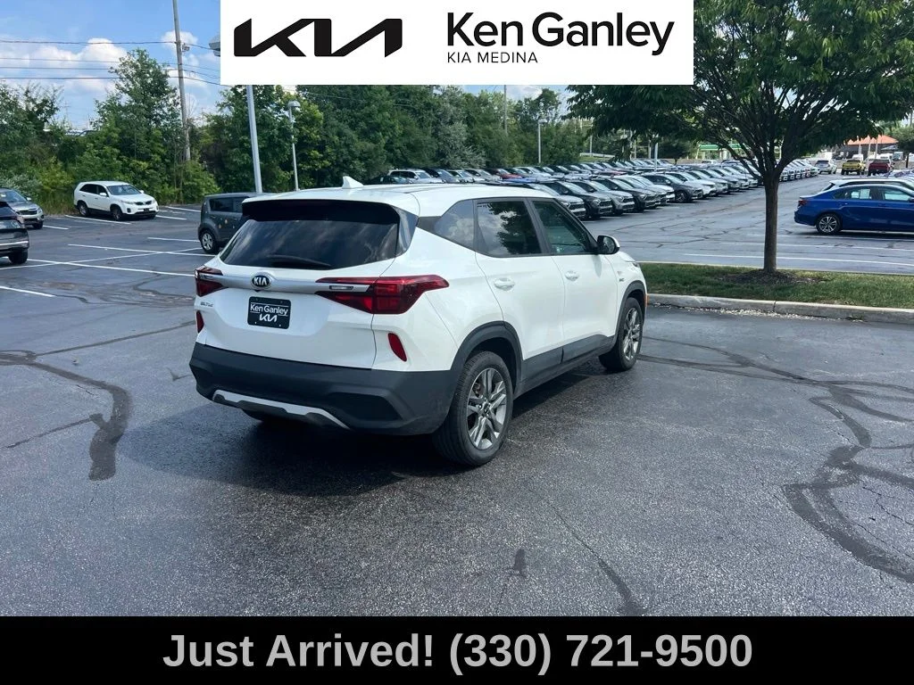 Used 2021 White Kia LX image 5