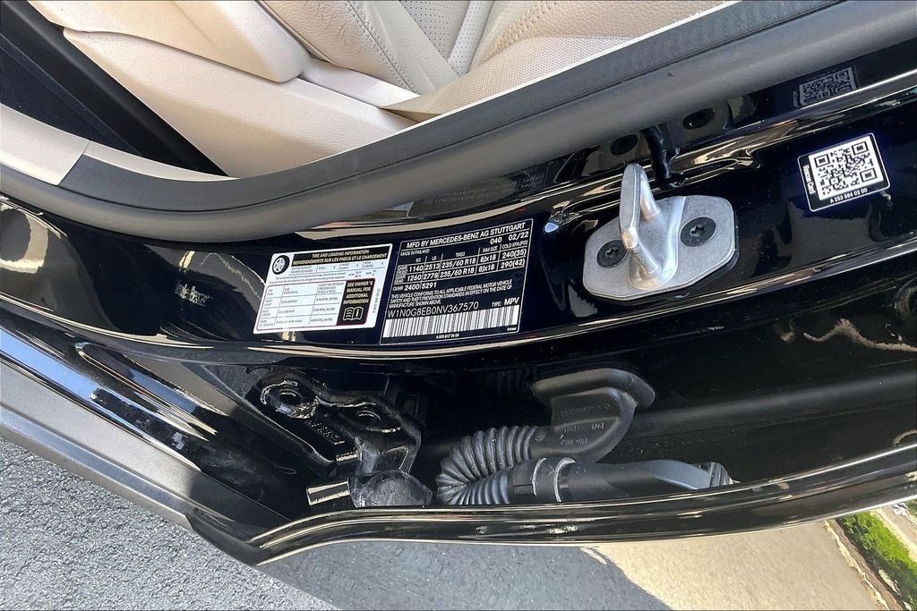 Certified Used 2022 Black Mercedes-Benz GLC 300 image 6