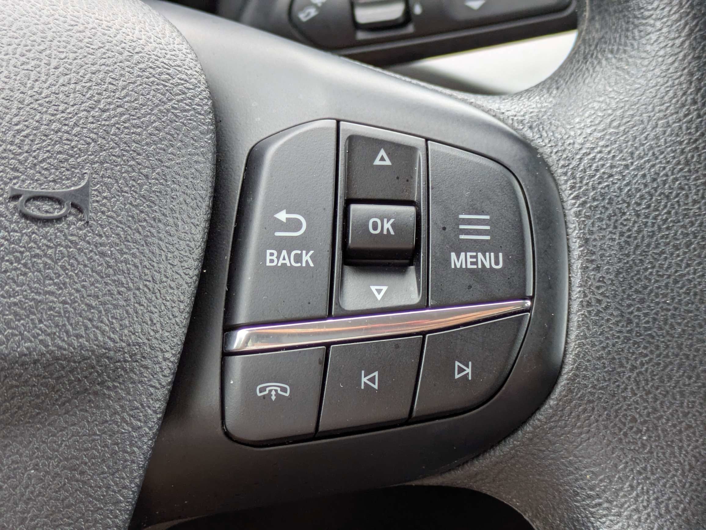 Used 2025 Oxford White Ford Active image 31