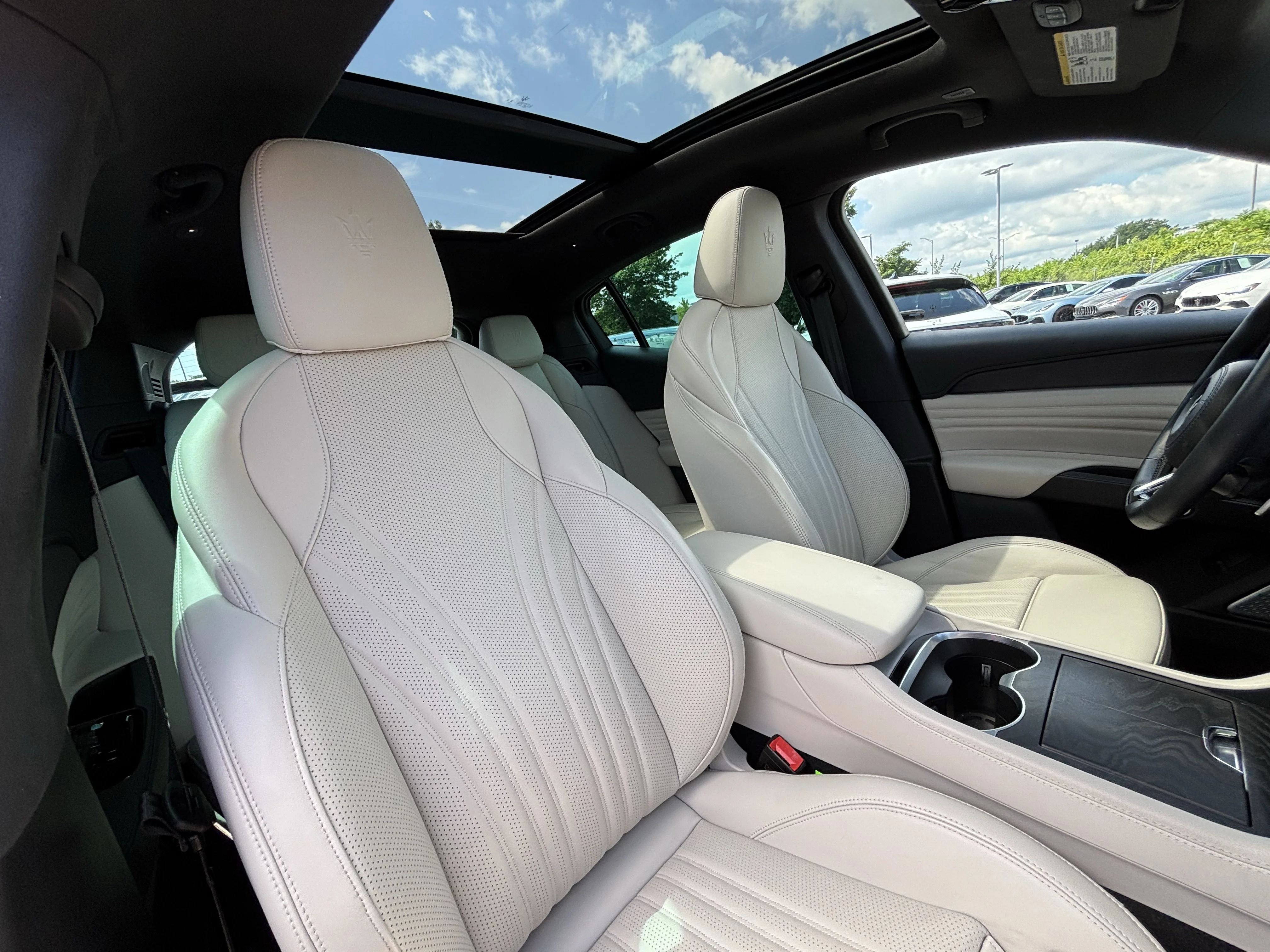 Certified Used 2023 Bianco Astro Metallic Maserati Modena image 35