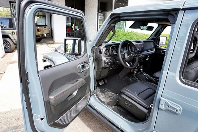 New 2026 Anvil Clear-Coat Exterior Paint Jeep Rubicon X image 45