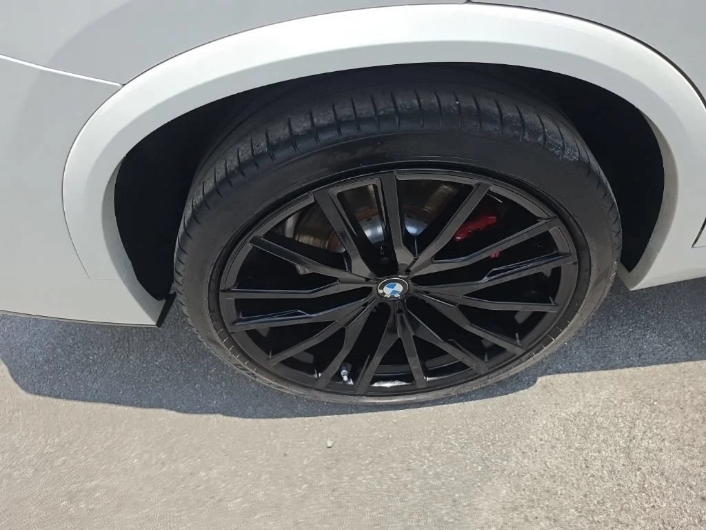 Used 2022 White BMW M50i image 15