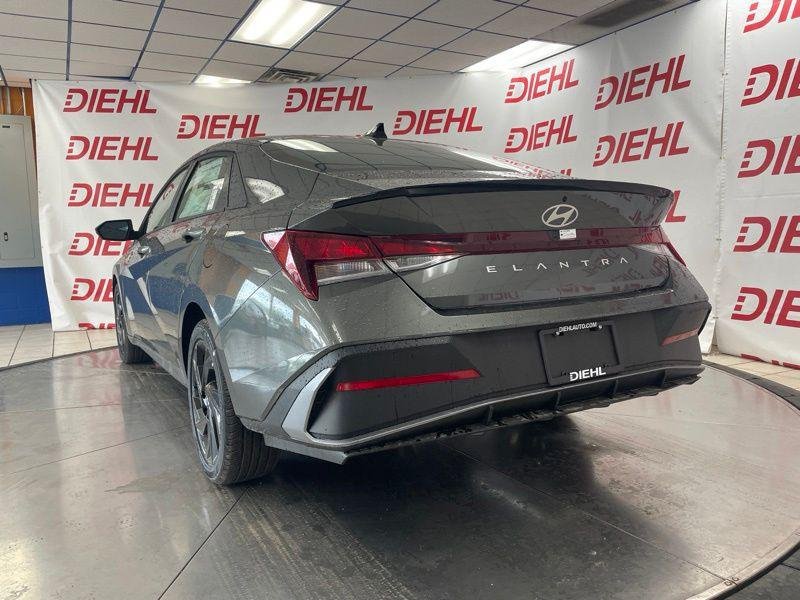 New 2026 Gray Hyundai SEL Sport image 3