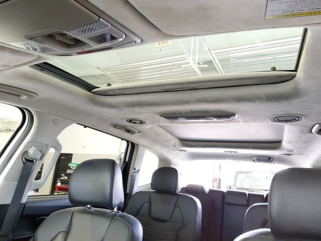 Used 2024 White Kia SX-Prestige image 25
