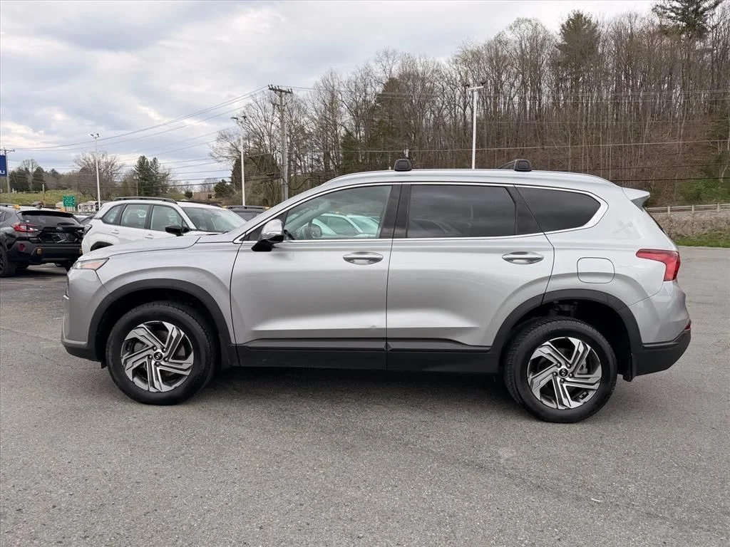 Used 2023 Silver Hyundai SEL image 4