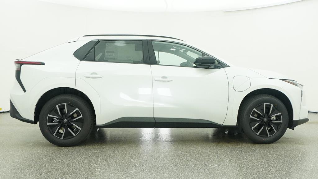 New 2026 Wind Chill Pearl Toyota XLE image 16