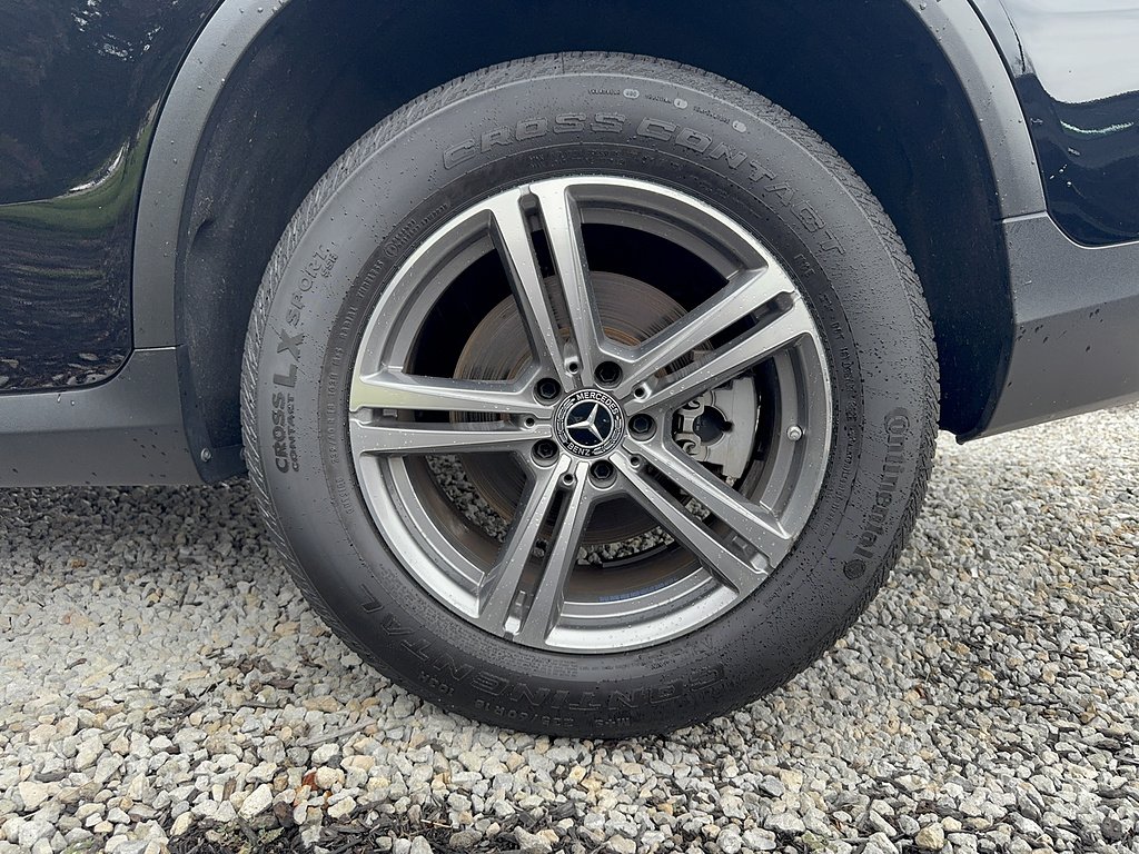 Used 2021 Black Mercedes-Benz GLC 300 4MATIC® image 8