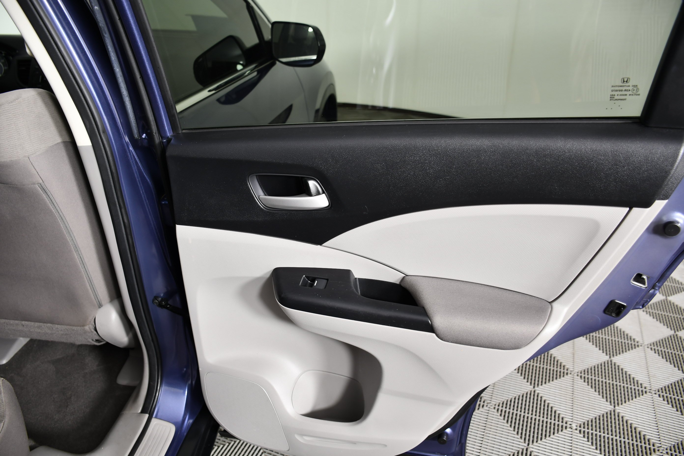 Used 2014 Twilight Blue Metallic Honda LX image 41