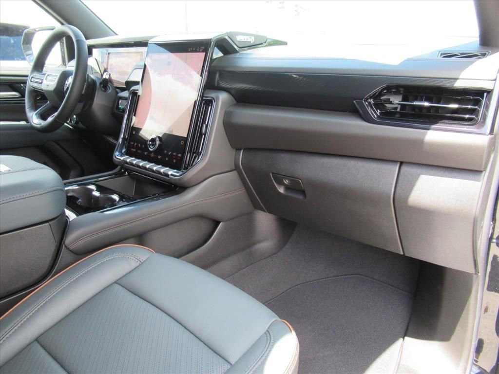 2026 GMC Yukon AT4 - Photo 11