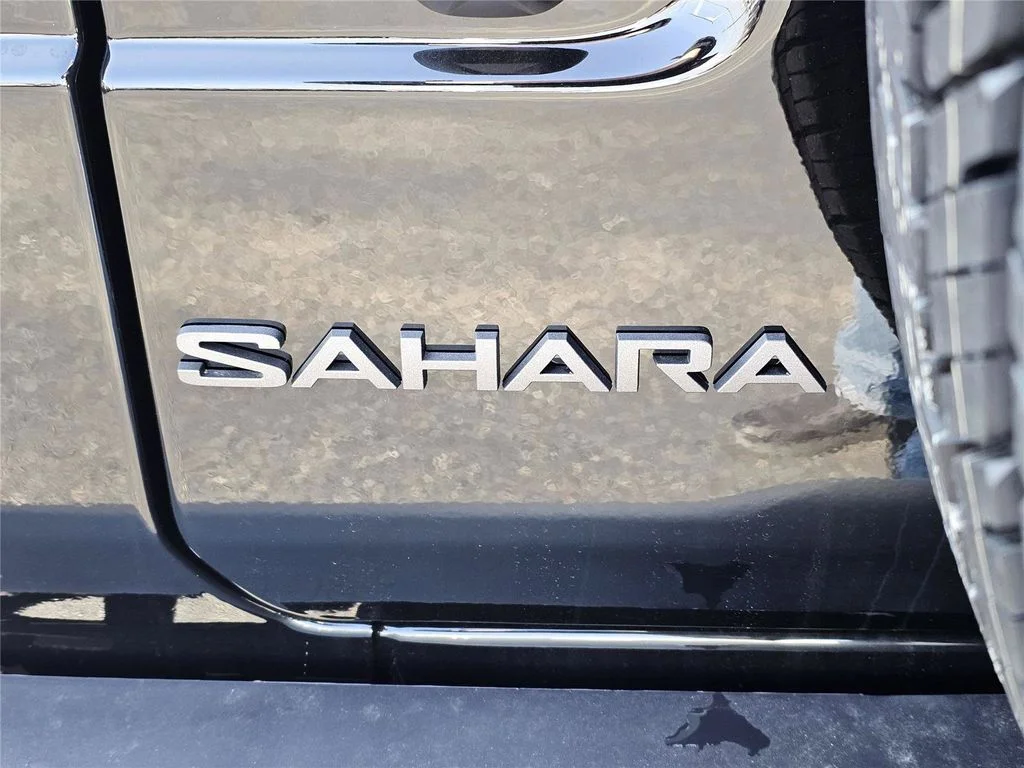 New 2026 Black Clear-Coat Exterior Paint Jeep Sahara image 11