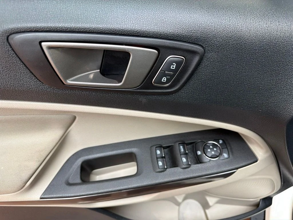 Used 2021 White Ford SE image 21