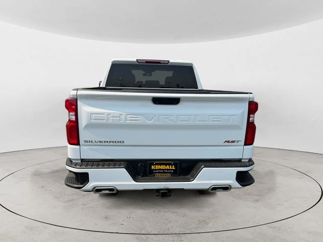 Used 2022 White Chevrolet RST image 6