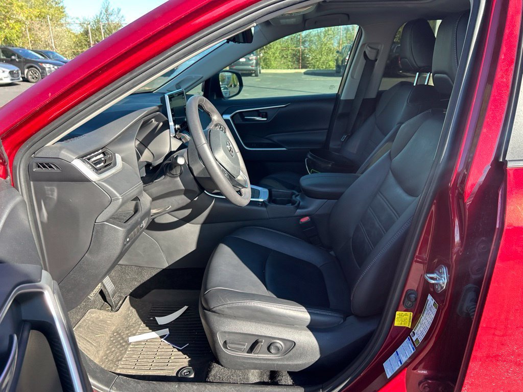 Used 2021 Pearl Toyota XLE Premium image 20