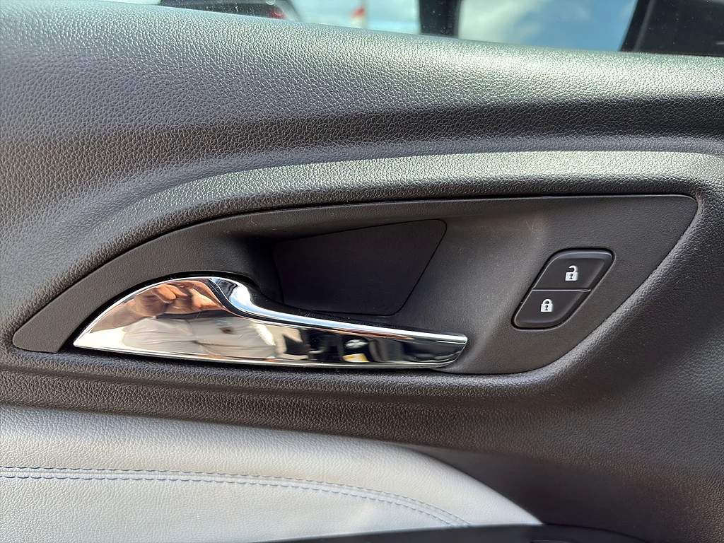 Used 2025 Mosaic Black Metallic Chevrolet  image 30