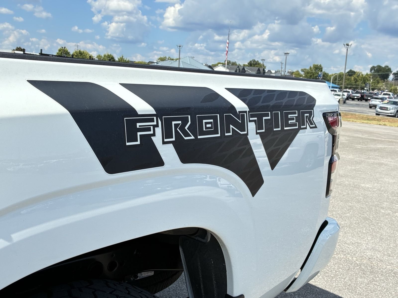 Used 2023 White Nissan SV image 33