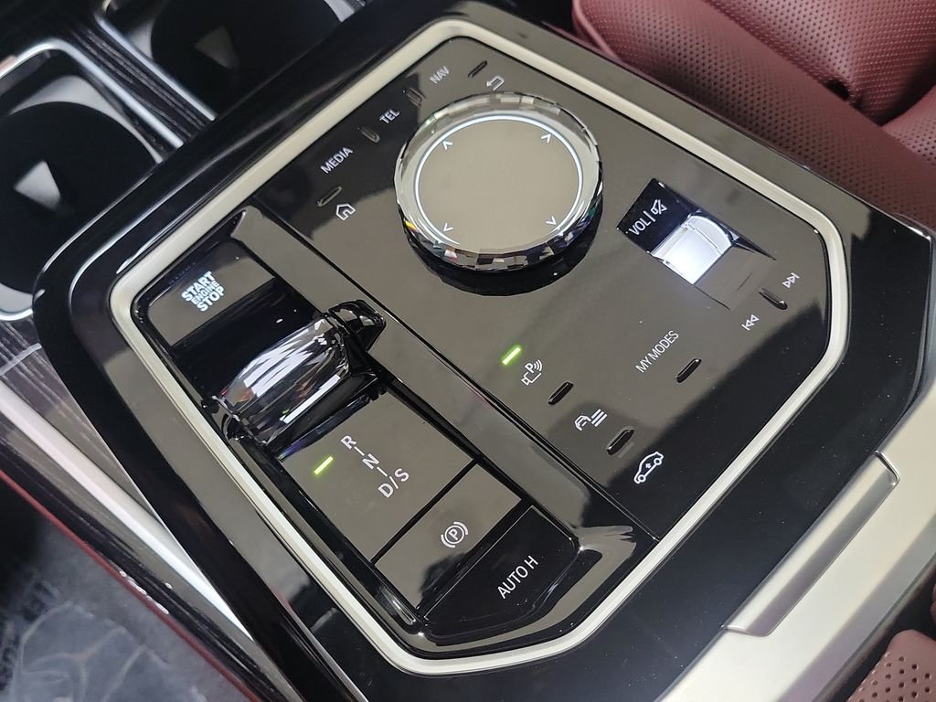 New 2026 Dravit Grey Metallic BMW 740i image 19