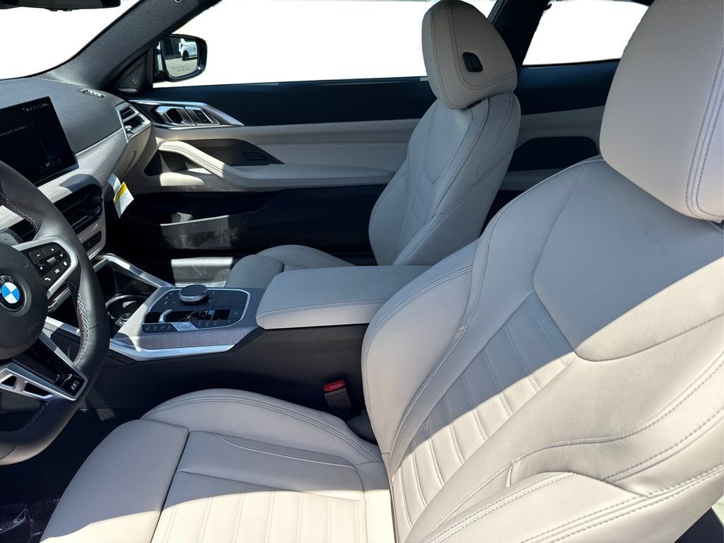2026 BMW 4 Series M440i - Photo 9