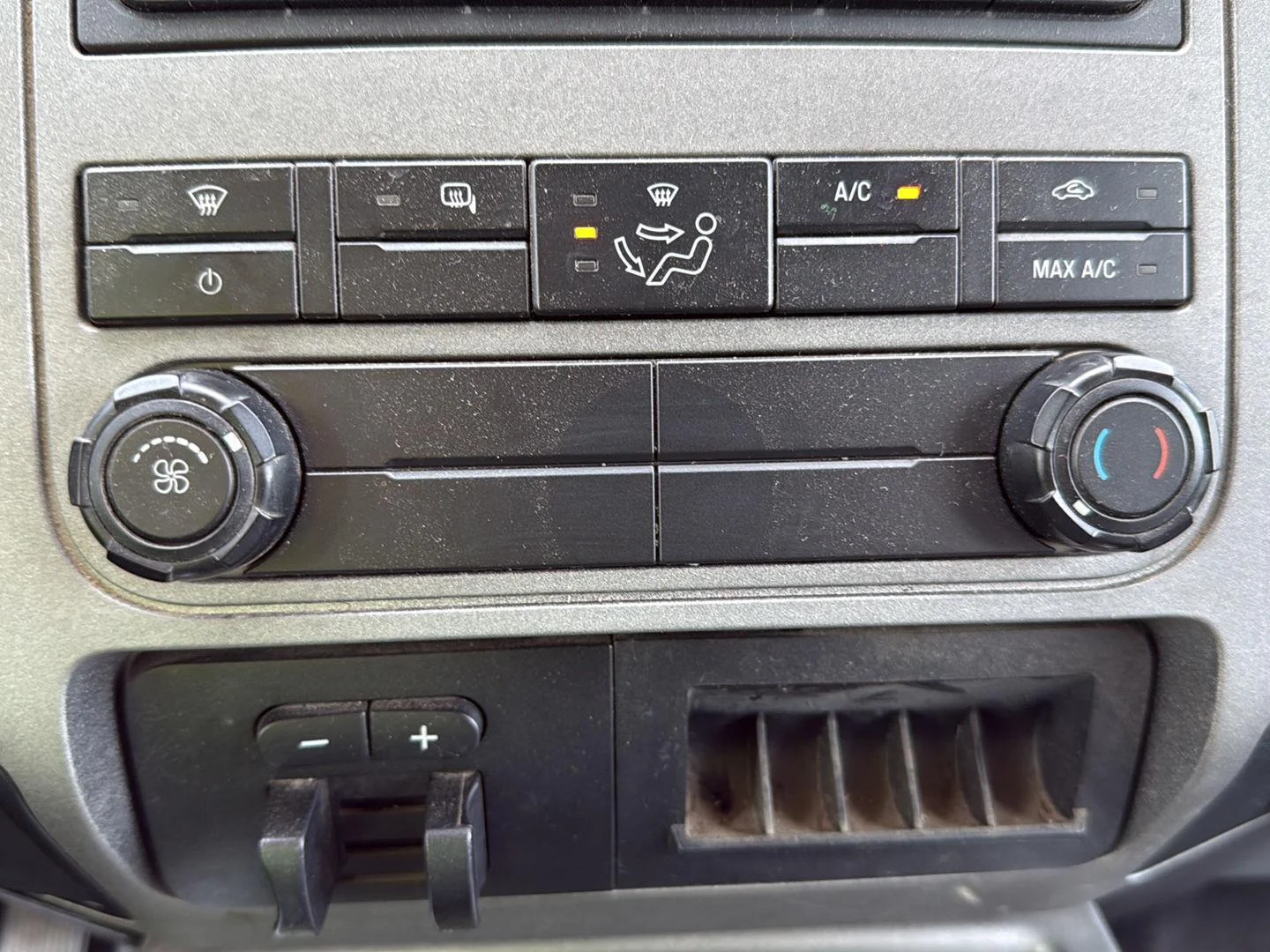 Used 2012 Silver Ford XLT image 12
