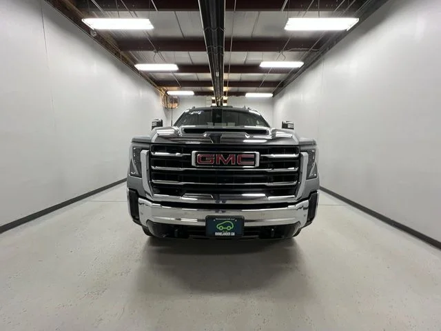 Used 2024 Silver GMC SLT image 3