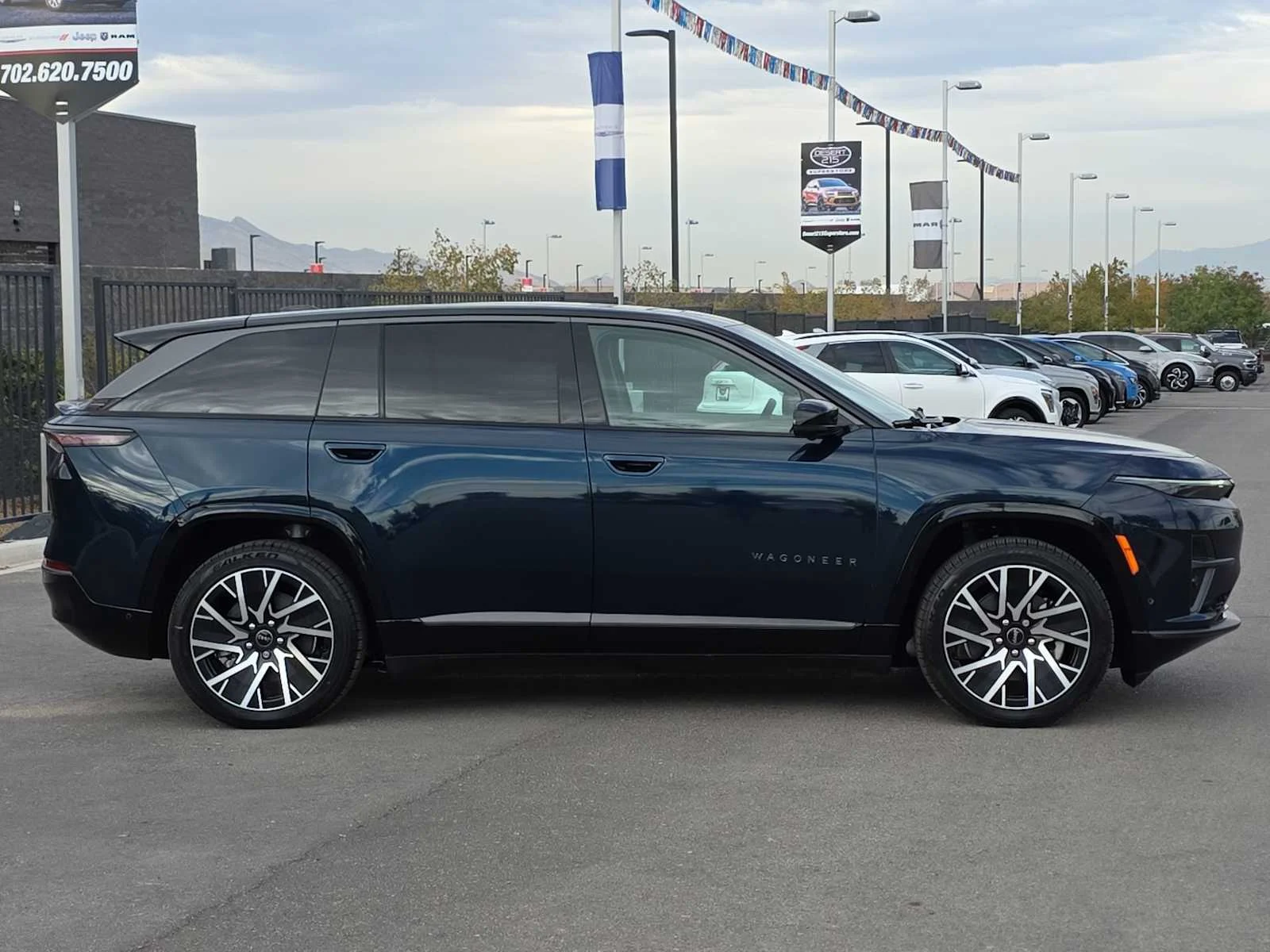 2025 Jeep Wagoneer S Limited - Photo 9