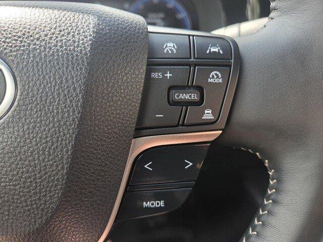 Used 2026 Oxygen White Toyota XLE image 14