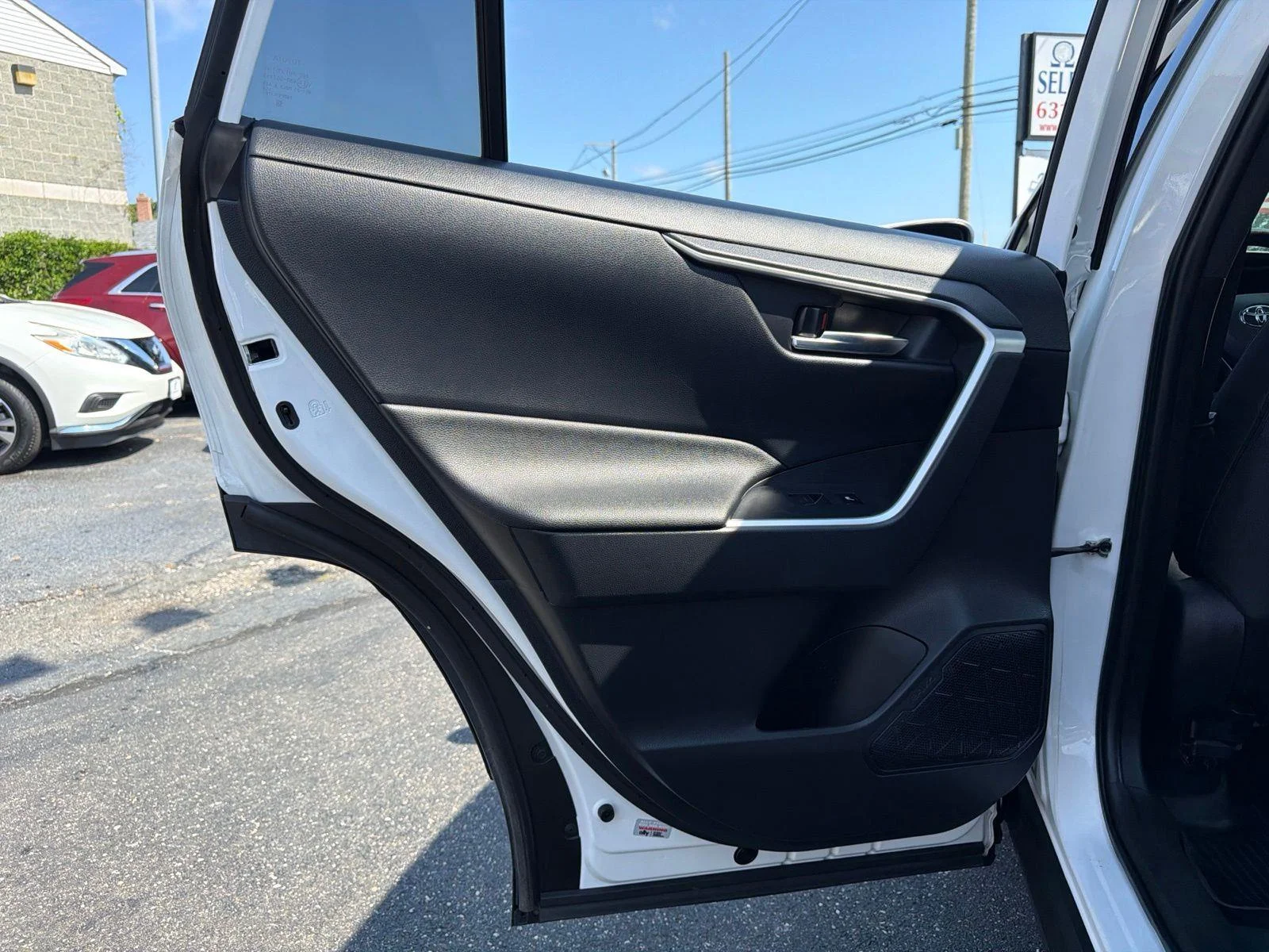 2023 Toyota RAV4 SE - Photo 22