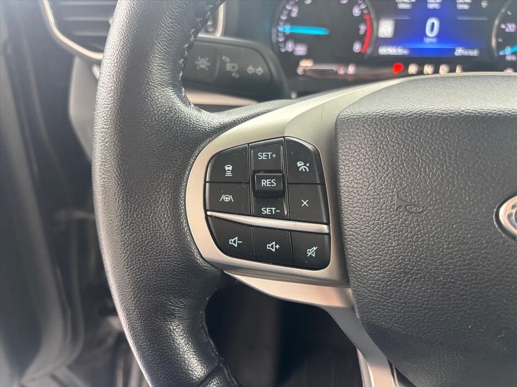 Used 2022 Black Metallic Ford XLT image 16