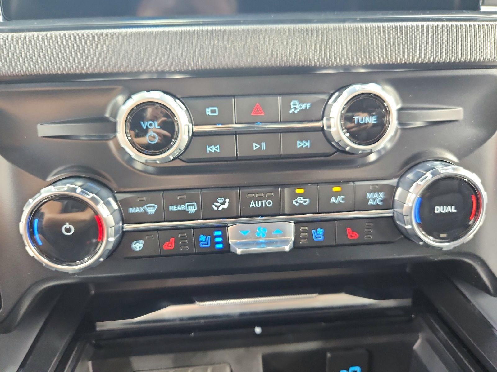 2026 Ford F-350 Super Duty Platinum - Photo 32