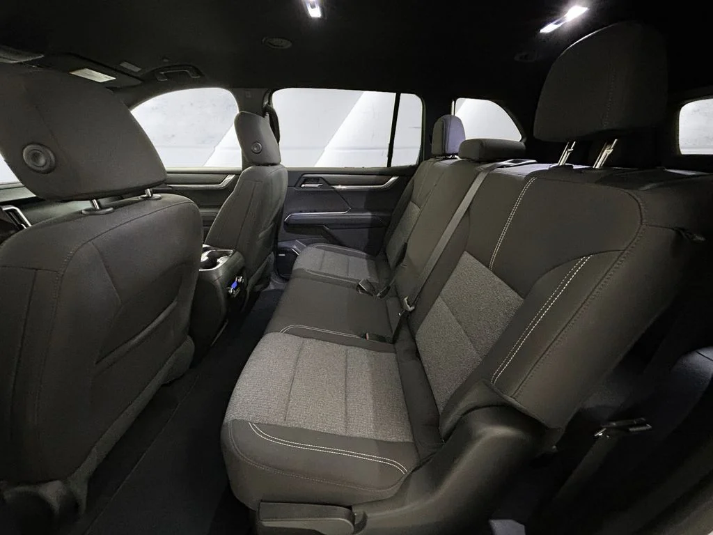 Used 2025 White GMC Elevation image 18