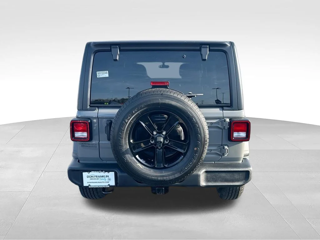 Used 2022 Gray Jeep Unlimited Sport Altitude image 7