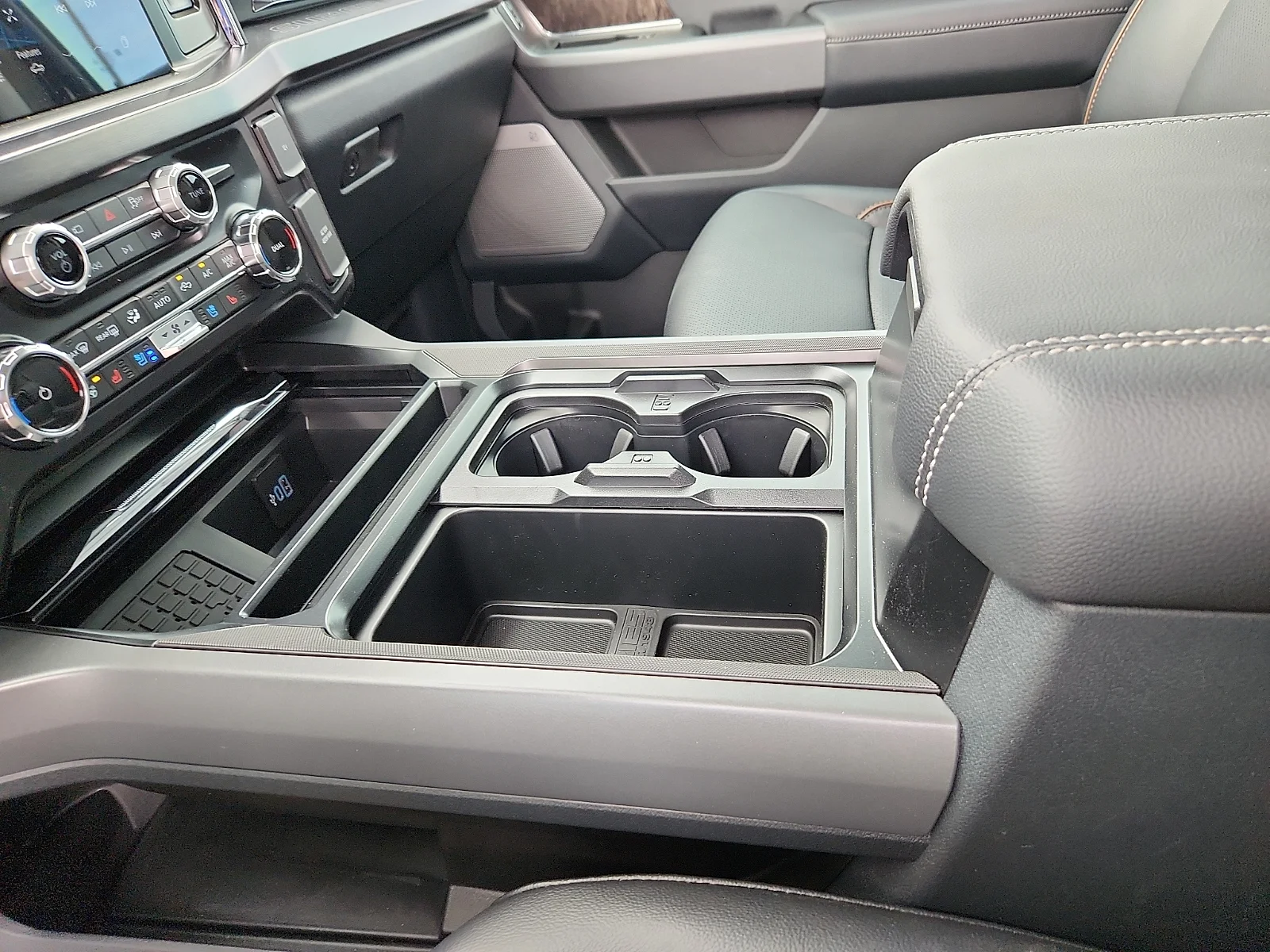New 2026 Agate Black Metallic Ford F-250® Lariat® image 25