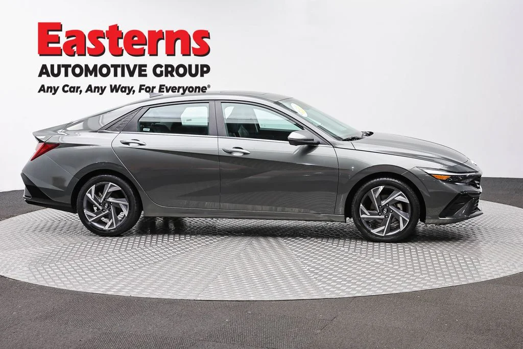 Used 2024 Gray Hyundai Limited image 4