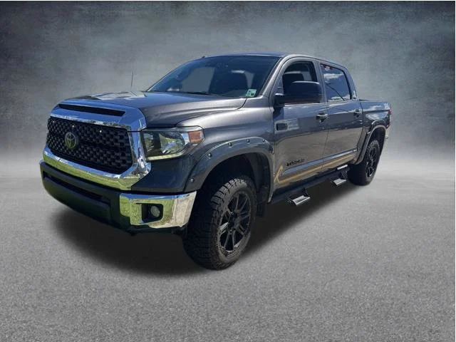 Used 2018 Gray Toyota SR5 image 2