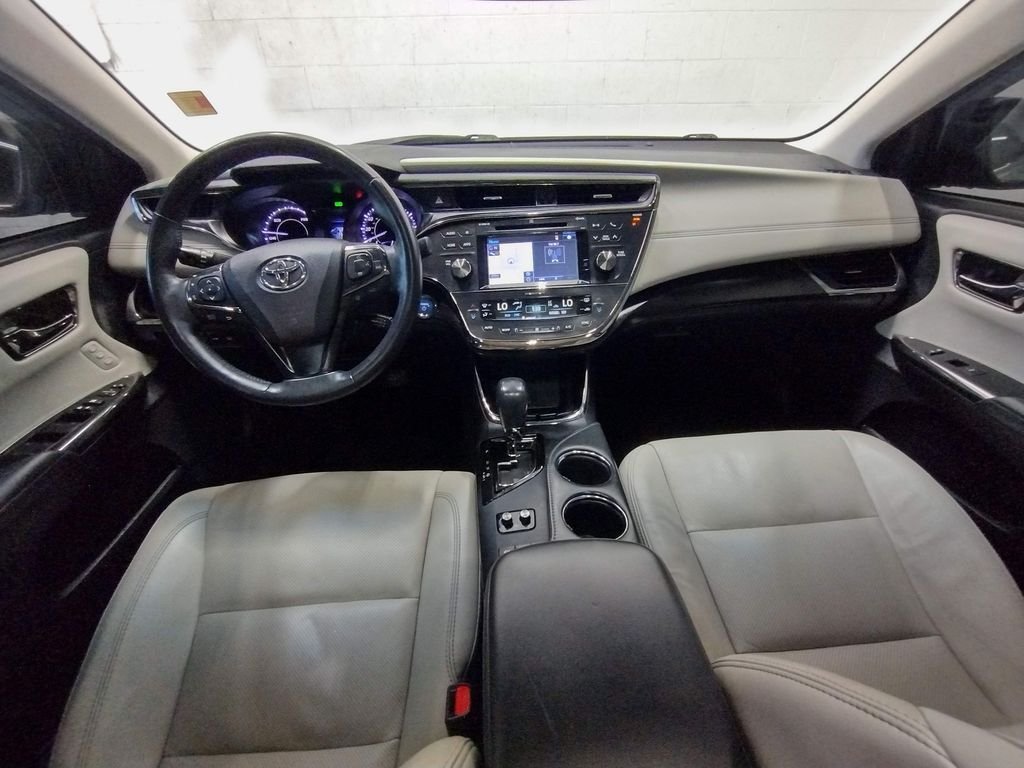 Used 2018 Silver Toyota Limited image 39