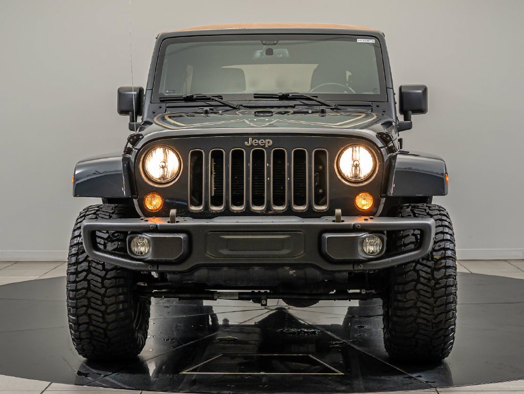 Used 2018 Rhino Clearcoat Jeep Unlimited Sport image 2