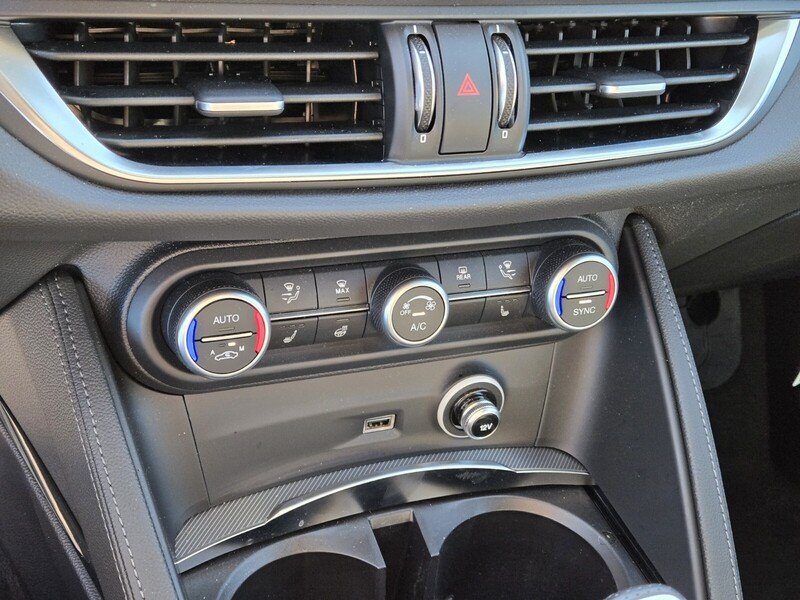 2025 Alfa Romeo Stelvio Base - Photo 14