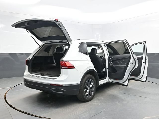 Used 2022 White Volkswagen 2.0T SE image 33