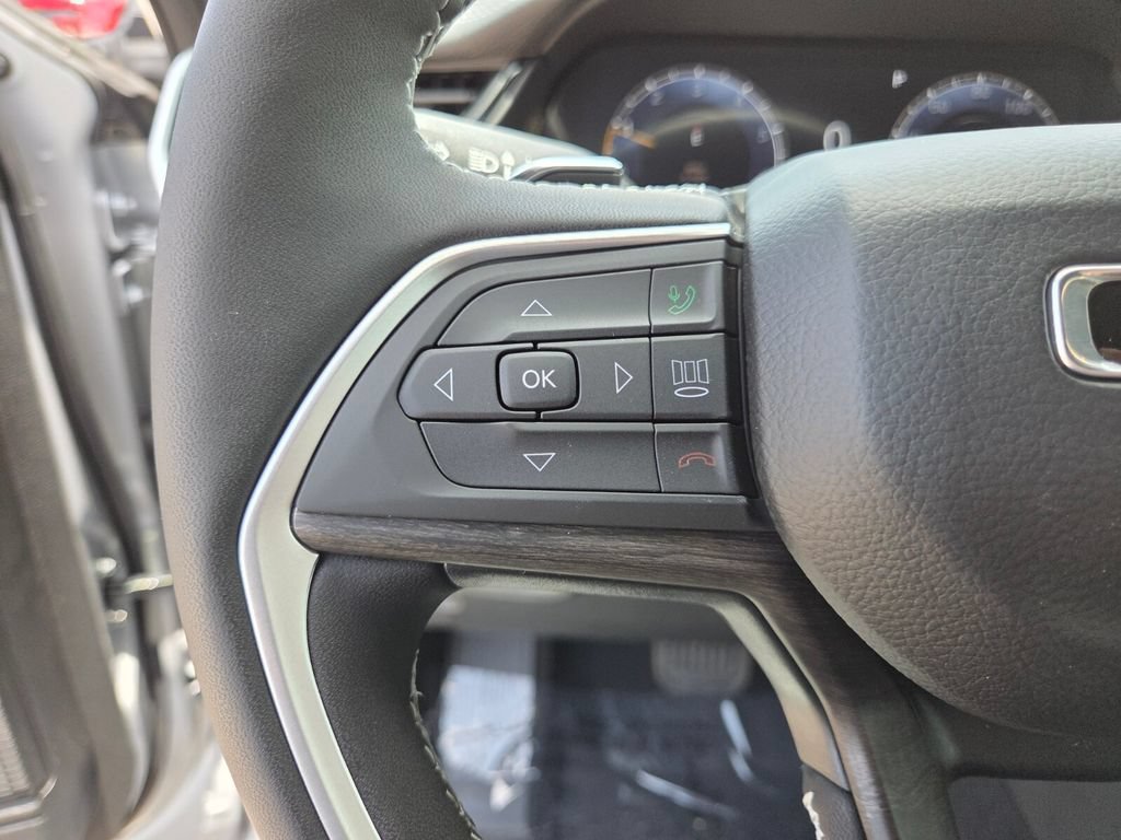 New 2026 Silver Zynith Exterior Paint Jeep Laredo Altitude image 33