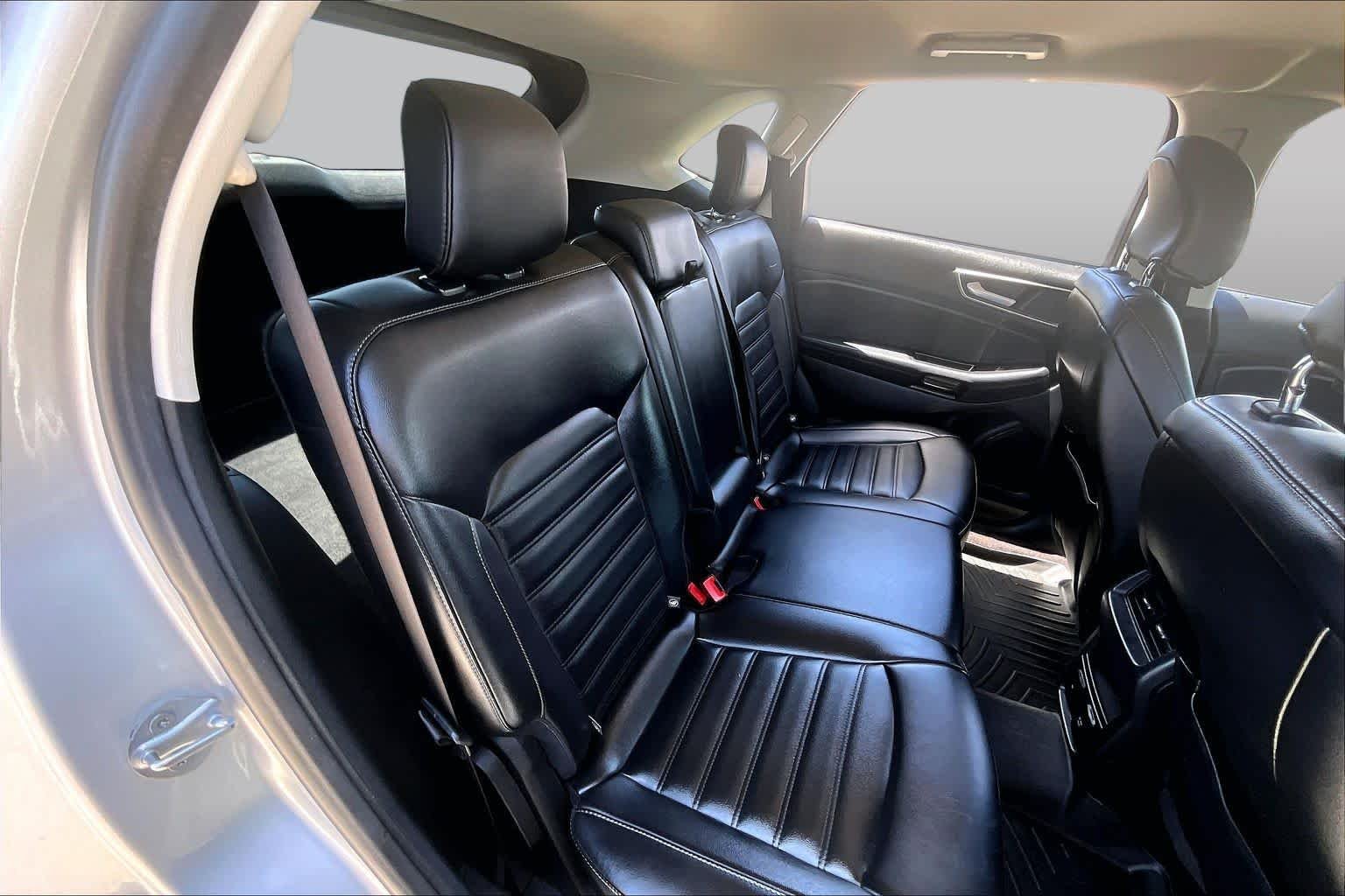 Used 2019 Ingot Silver Ford SEL image 19