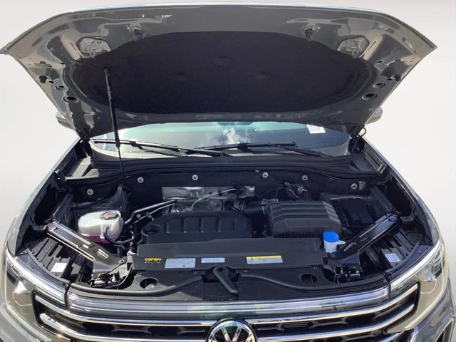New 2026 Pure Gray Volkswagen 2.0T SE W/TECHNOLOGY image 12