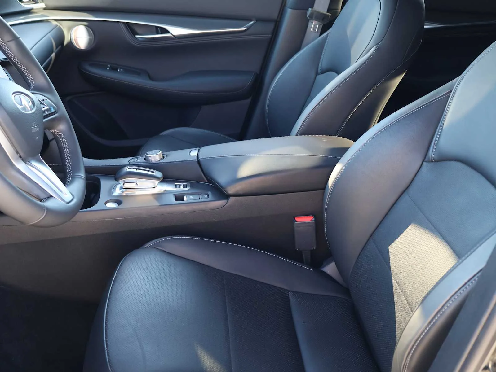 Certified Used 2025 Black Obsidian INFINITI ESSENTIAL image 8