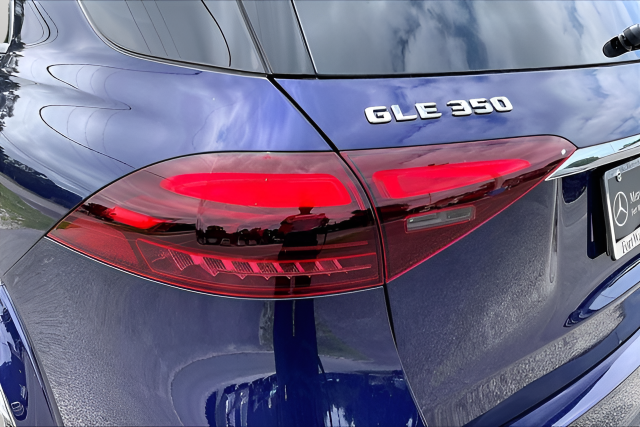 Used 2026 Blue Mercedes-Benz GLE 350 image 23