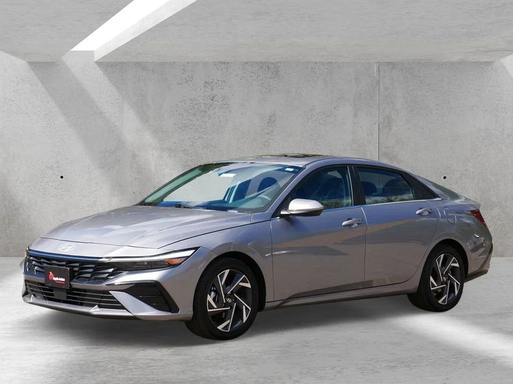 Certified Used 2025  Hyundai SEL Convenience image 6