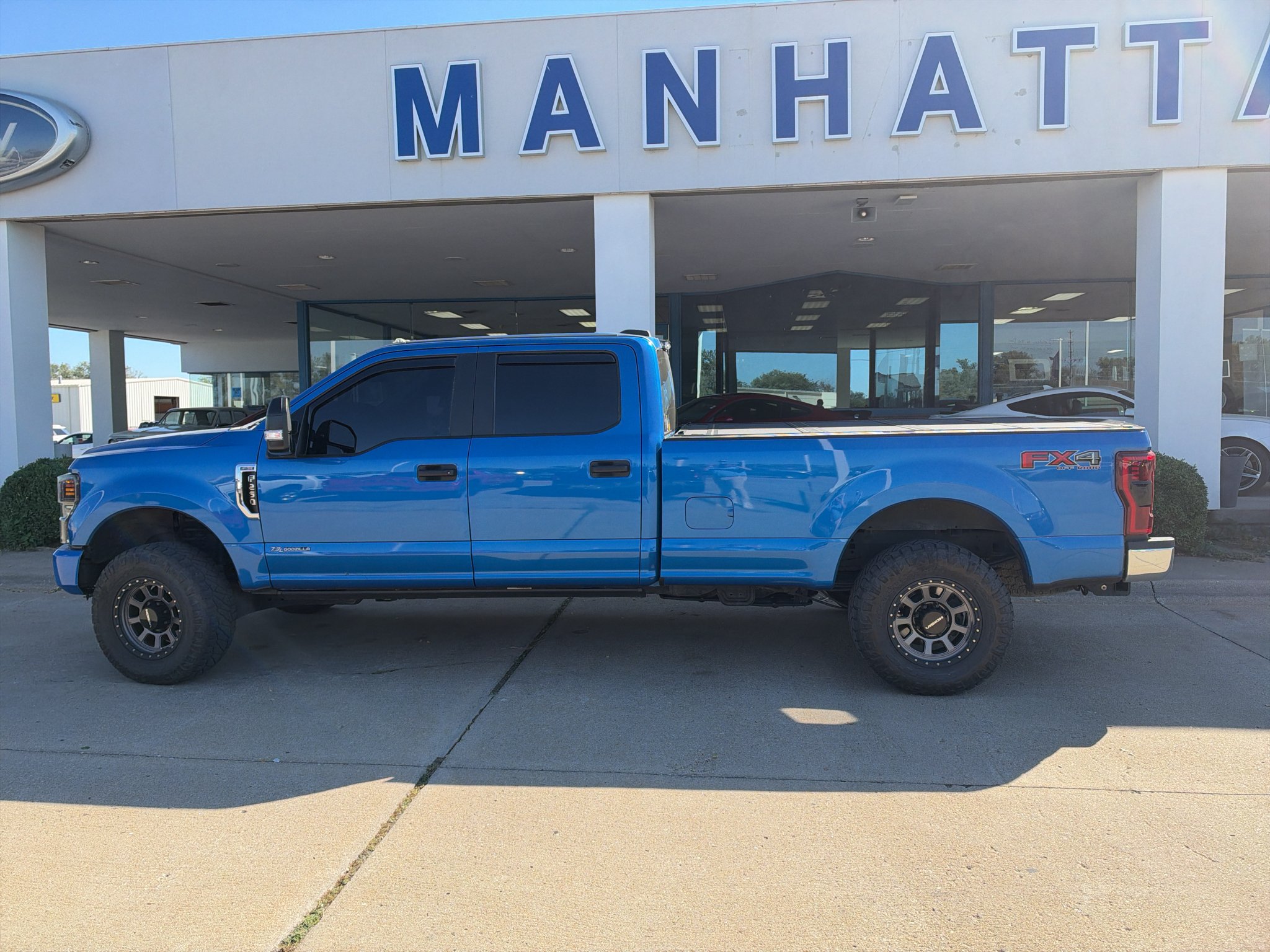 Used 2020 Velocity Blue Metallic Ford XL image 9